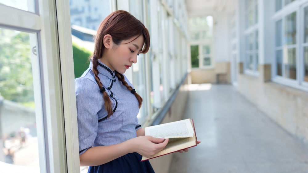 性感养眼的清新美女桌面壁纸