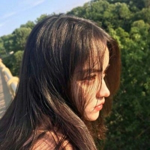 小家碧玉俏皮天真女生头像