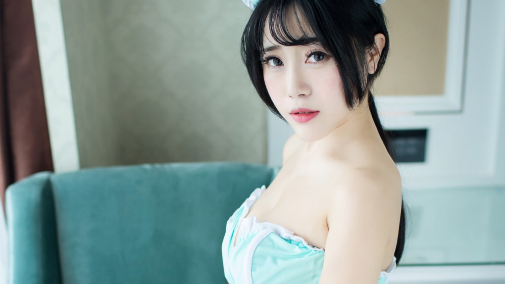 清纯美女可爱俏皮写真高清桌面壁纸