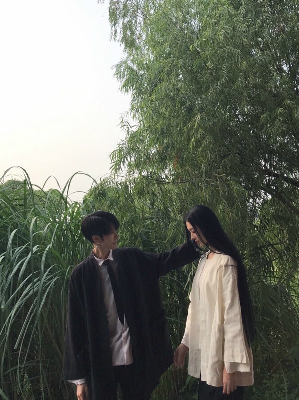 时光明明很残忍却总在装好人.