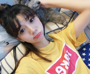 酷味十足的韩系个性清纯女生头像