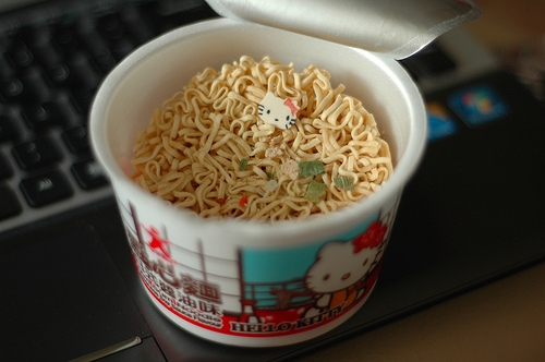 我不懂世界在热闹什么
