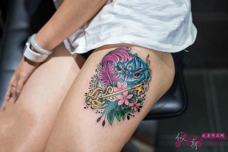 复古猫头鹰大腿纹身图案