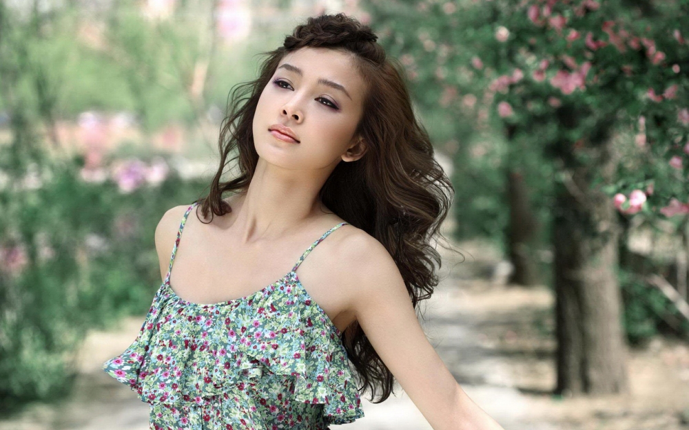 清纯可人的小美女壁纸