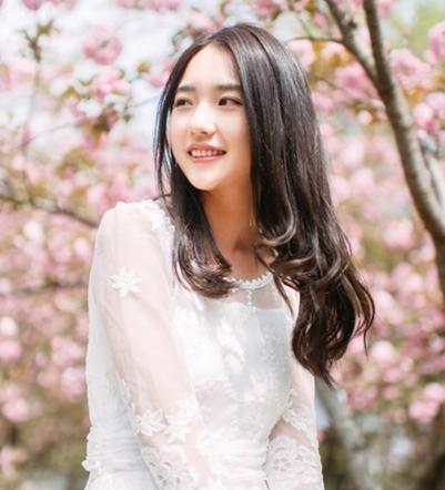 16款流行的气质淑女发型 扎起来披着都好看