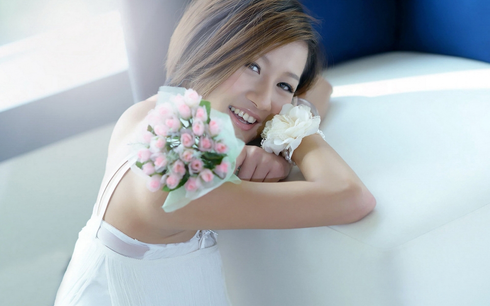 清纯可人的小美女壁纸