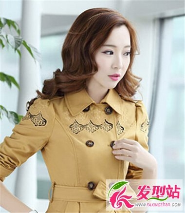 穿卫衣或者风衣适合什么发型 女生时尚百搭春秋卷发发型