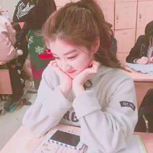 清纯可人气质美女qq头像