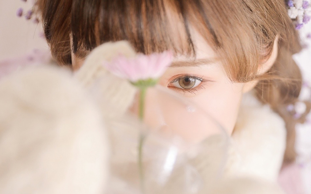 娃娃脸童颜美女图片壁纸