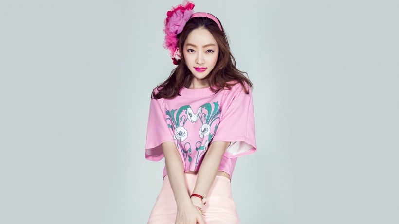 韩国美女明星徐孝琳桌面壁纸