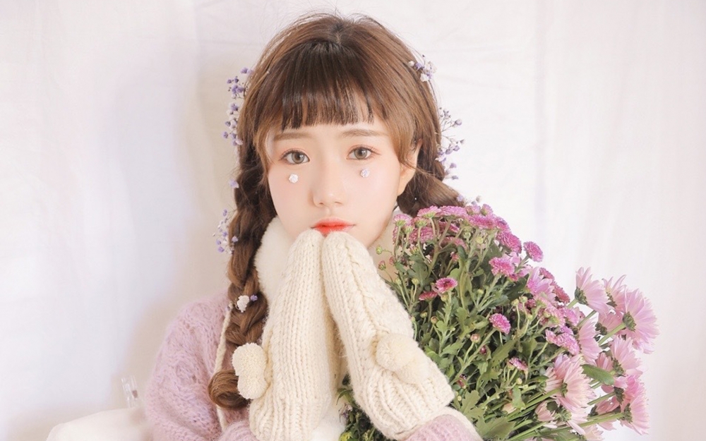 娃娃脸童颜美女图片壁纸