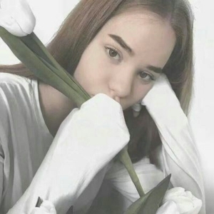 我们讨厌一个人，往往因为彼此太相似  时尚温柔大方漂亮欧美美女头像