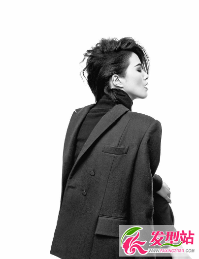 谭维维帅气性感湿发图片 女生显瘦短发发型参考