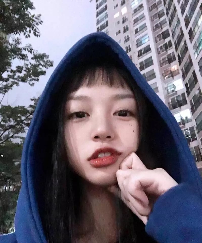 阿栩：这个世界上有一个很可爱的人 现在这个人正在看这组图片
