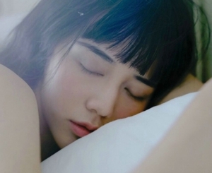 酷味十足的韩系个性清纯女生头像