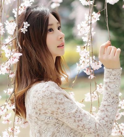 16款流行的气质淑女发型 扎起来披着都好看