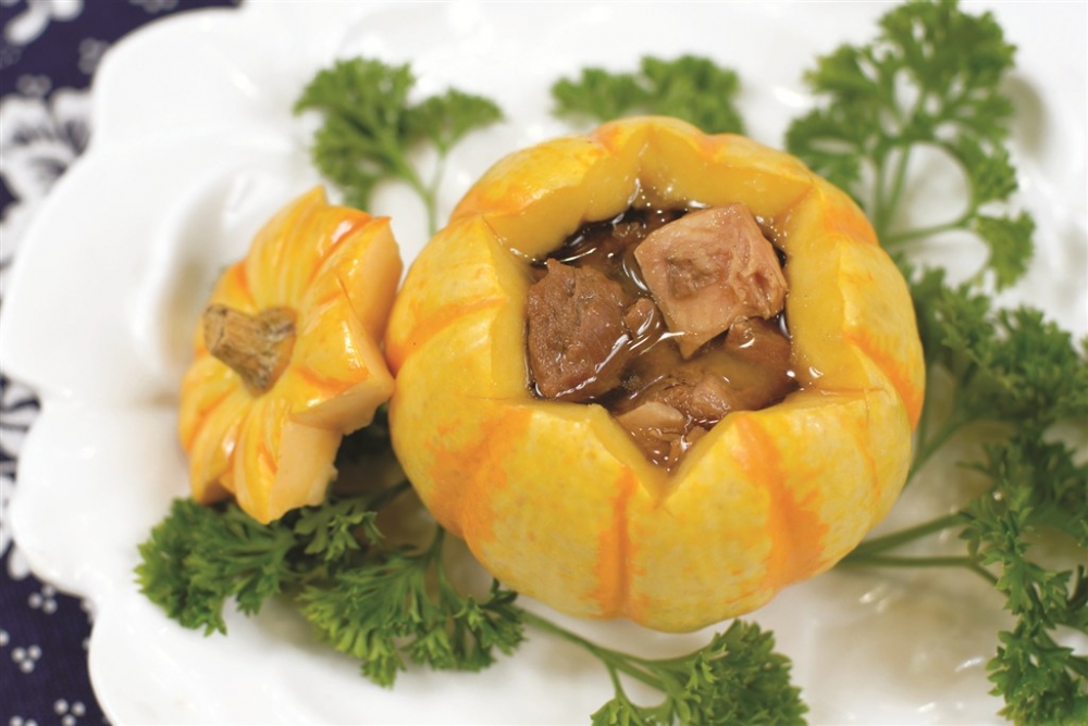金瓜牛肉选中式菜品美食素材图片
