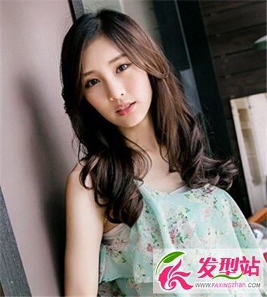 修颜时尚女生发型设计 最百搭发型让你脸型更完美