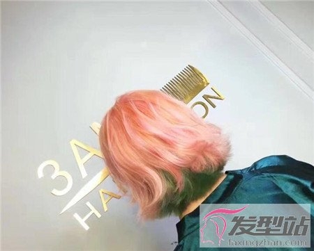 最新短发流行趋势 “天使翅膀”外翘短发
