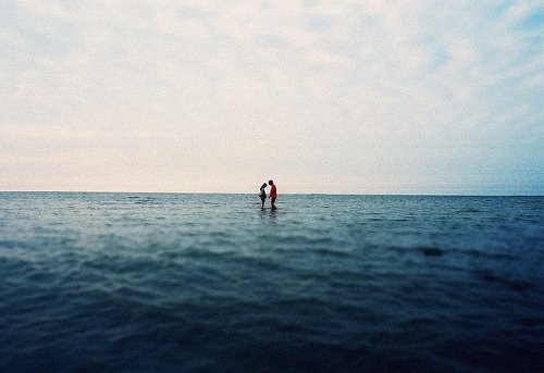 海边风景伤感女生背影小清新图片