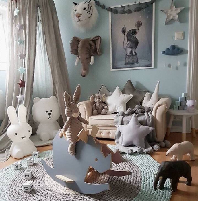 白 衬:愿所有人永远住在粉色和蓝色的童话里 ​ ​​​​