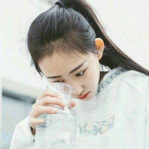 森系长发小清新女生头像