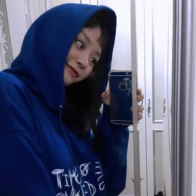 阿栩：这个世界上有一个很可爱的人 现在这个人正在看这组图片