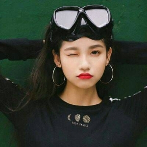 温婉娴淑楚楚动人小女生头像