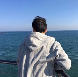 帅气的唯美意境男生qq头像