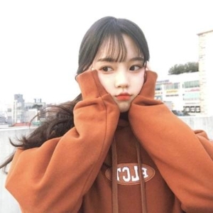 可爱俏皮青春活力小女生头像