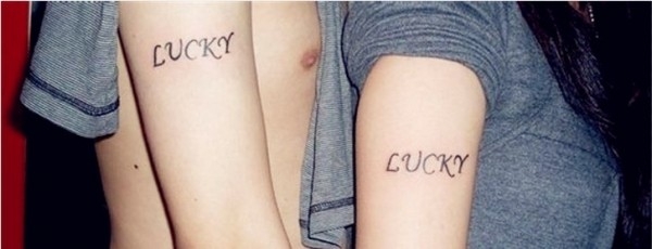 情侣手臂英文LUCKY时尚独特爱情刺青