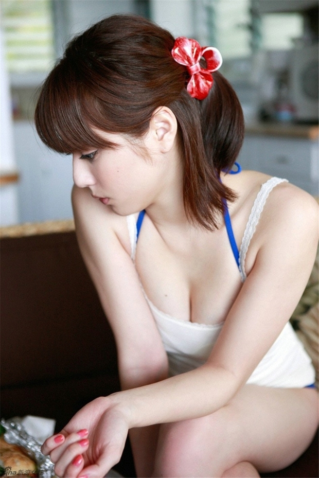 私房丰满吃货可爱性感美女图片