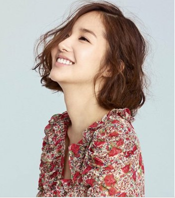 最新韩国女生短发发型 短梨花头最甜美