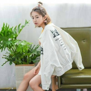 温婉娴淑楚楚动人小女生头像