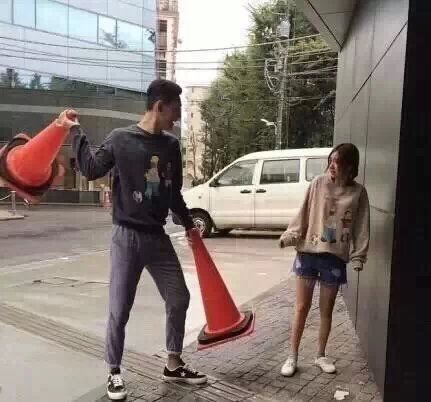 最萌不过身高差 情侣图片