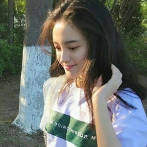 文静脱俗美丽大方清新小女生头像