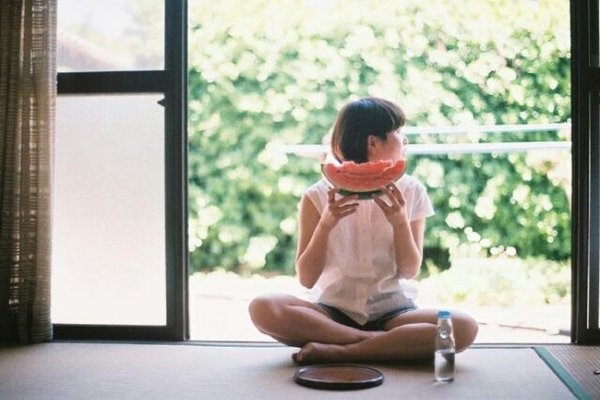 唯美的夏日主题图片大全 夏日里一杯凉凉的水