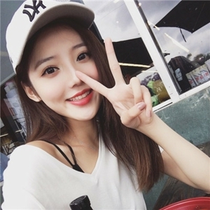 女生唯美长发俊俏甜美qq头像