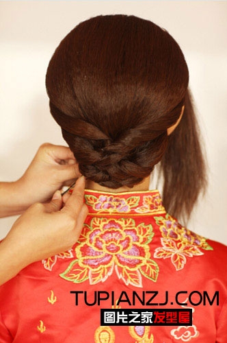 中式新娘发型怎么扎 九步轻松搞定古典新娘发型