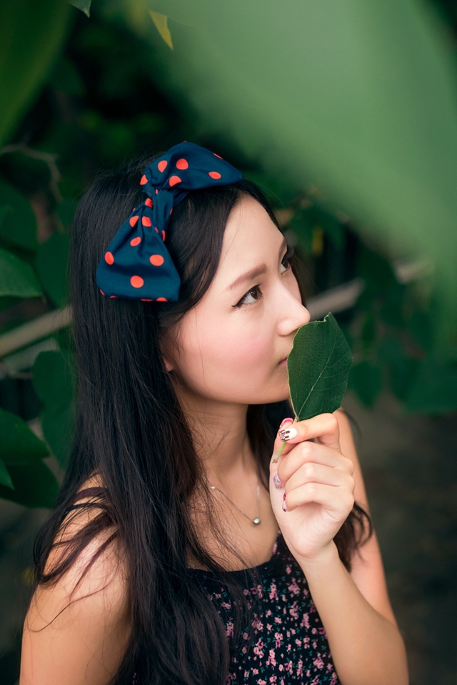 《感受夏末》小清新美女写真手机壁纸下载