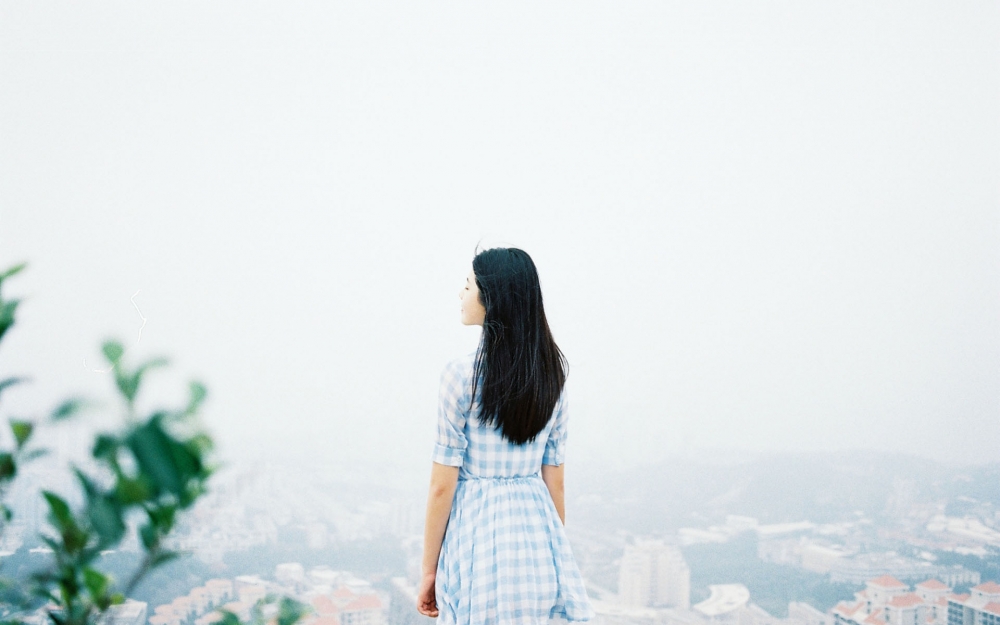 运动型少女写真图片桌面壁纸