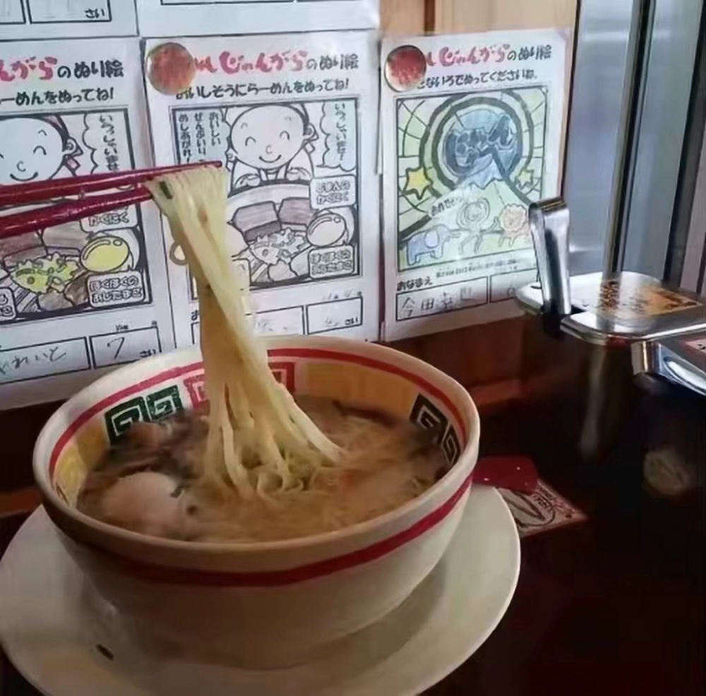 喜欢每天早睡早起，运动吃饭，梦里有糖，醒来有你