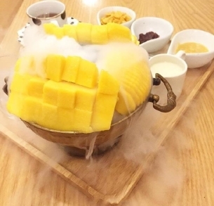 芒果刨冰冷饮