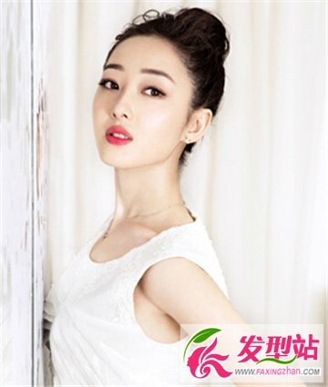 韩国简单丸子头扎发图片欣赏 女生夏季必备的清新发型