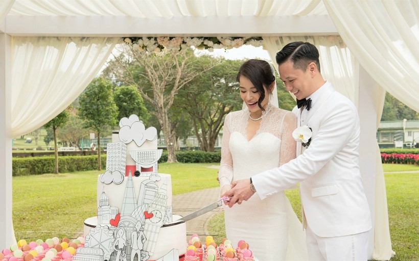 胡杏儿浪漫婚礼桌面壁纸