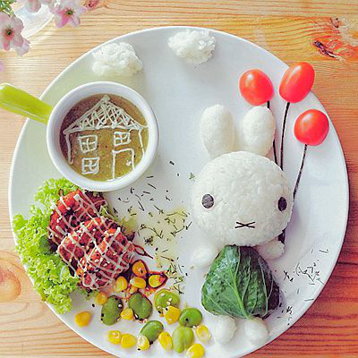 餐盘上の童趣