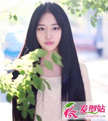 自然黑色长直发 彰显清甜学院风