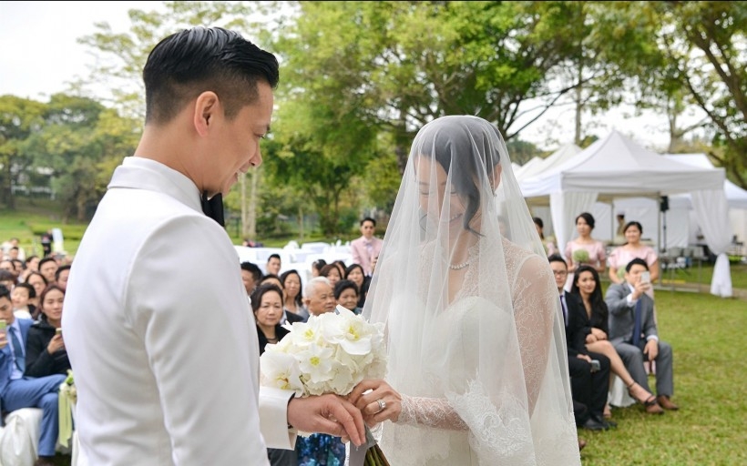 胡杏儿浪漫婚礼桌面壁纸
