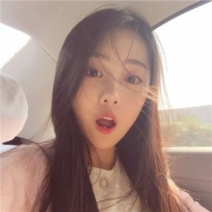 女生唯美长发俊俏甜美qq头像