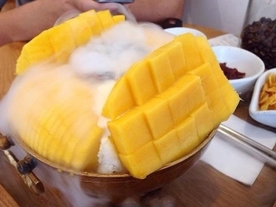 芒果刨冰冷饮
